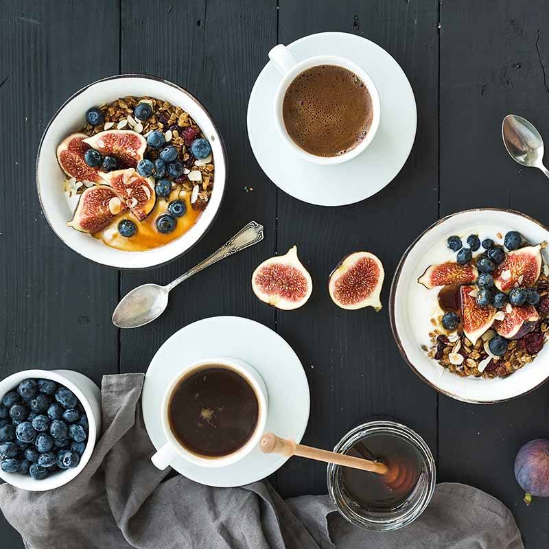 Fit in den Tag – mit Bewegung, Frühstück, Protein, Kaffee & Co.