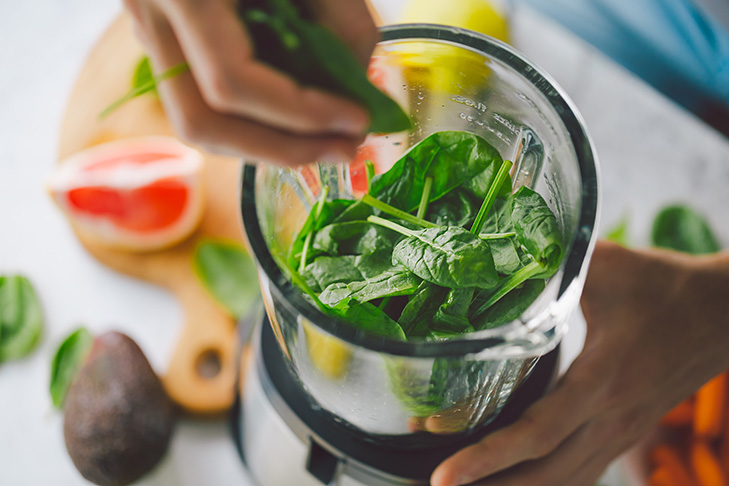 Prozess der Herstellung gesunde smoothie